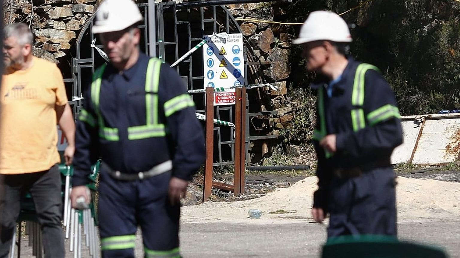 A la zona, situada a más de 100 kilómetros de Oviedo, se han desplazado los servicios de emergencia, incluida la Brigada de Salvamento Minero de Hunosa.