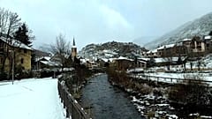 Arktische Kaltluft bringt frühen Schnee in Nordspanien. Es ist der kälteste Herbsttag.