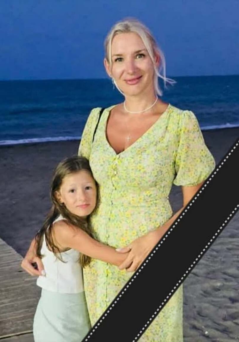 La petite Amélia et sa mère, une photo de la page Facebook de l'école à Ternopil qu'elle fréquentait