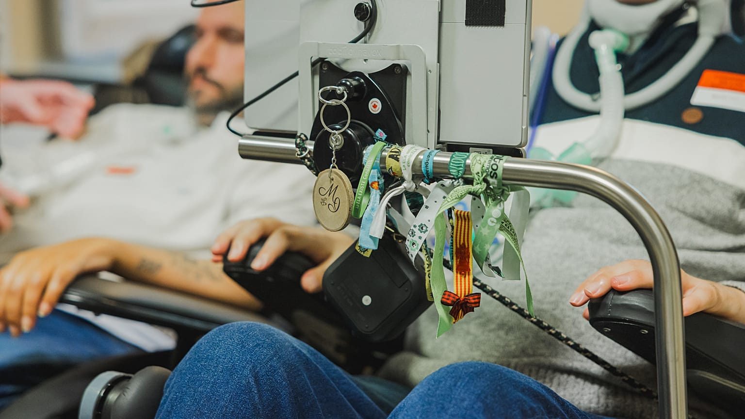 Reunión con enfermos de Ela en el Congreso de VOX
