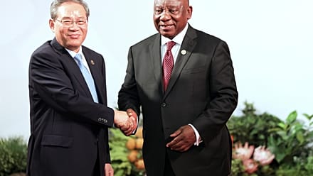 China pledges to work more closely with South Africa on range of issues