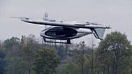 eVTOL chinês de 2 toneladas atravessa a cidade em voo de teste