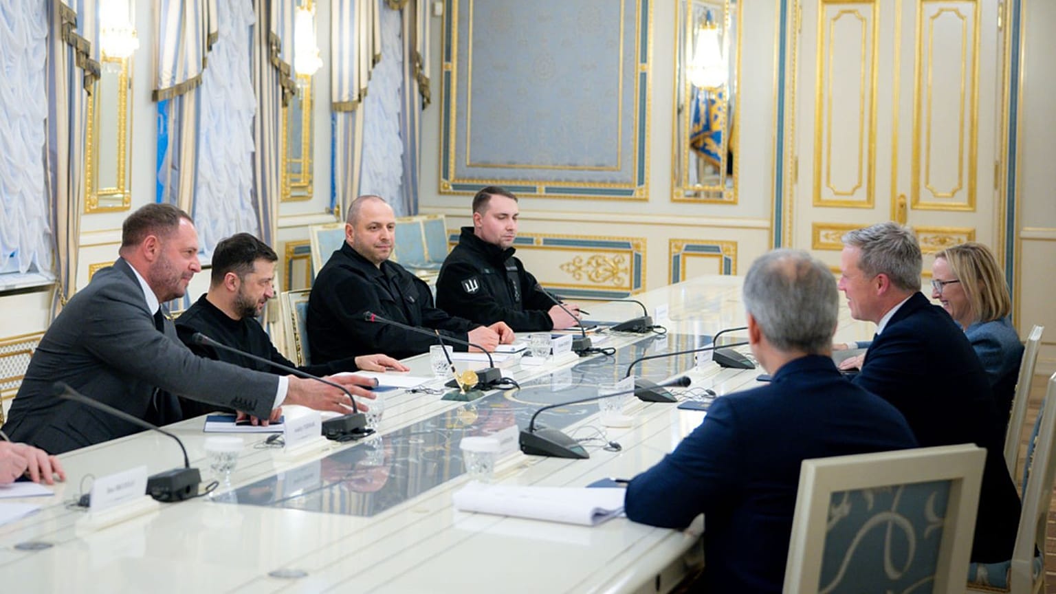 Volodymyr Zelenskyy, talk with U.S. Secretary of the Army Dan Driscoll in Kyiv