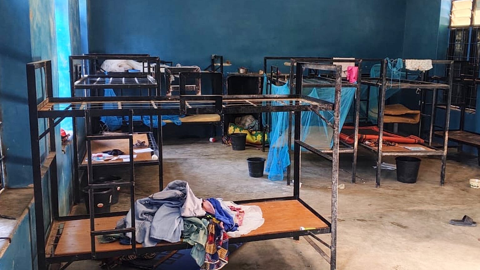 A St. Mary katolikus iskola egyik hálóterme a gyerekek elrablása után