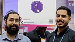 Fahed Abboud e Adam Shibli empreendedores palestinianos residentes em Haifa, Israel. Os dois criaram uma livraria online para promover a cultura palestiniana. 