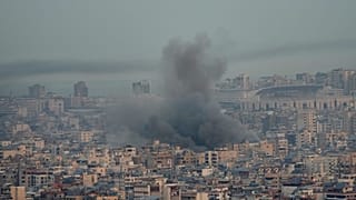 دخان يتصاعد جرّاء غارات إسرائيلية على الضاحية الجنوبية في بيروت، الأربعاء 16 أكتوبر 2024.