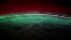 Η αστροναύτης της NASA Ζένα Κάρντμαν απαθανάτισε τη λάμψη του Βόρειου Σέλαος,