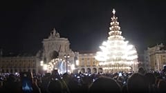 Lissabon startet in die Festzeit: Zeremonie schaltet die Weihnachtsbeleuchtung ein