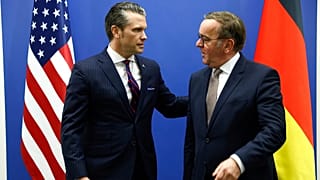 US-Verteidigungsminister Pete Hegseth und Boris Pistorius beim bilateralen Treffen am Rande des NATO-Ministertreffens in Brüssel, 12. Februar 2025