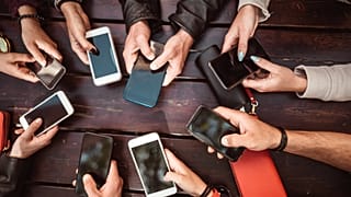 Ein Viertel der jungen Erwachsenen meldete Besserung: Nach einer Woche ohne soziale Medien ließen depressive Symptome nach.