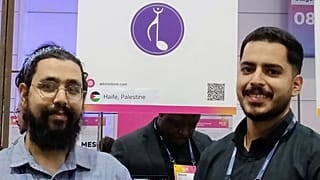 فهد عبود وآدم شبلي، رائدان فلسطينيان أسّسا مكتبة إلكترونية للترويج للثقافة الفلسطينية. 