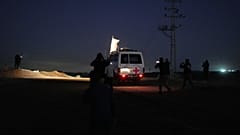 موكب تابع للجنة الدولية للصليب الأحمر، دير البلح وسط قطاع غزة، يوم الثلاثاء 25 نوفمبر 2025.