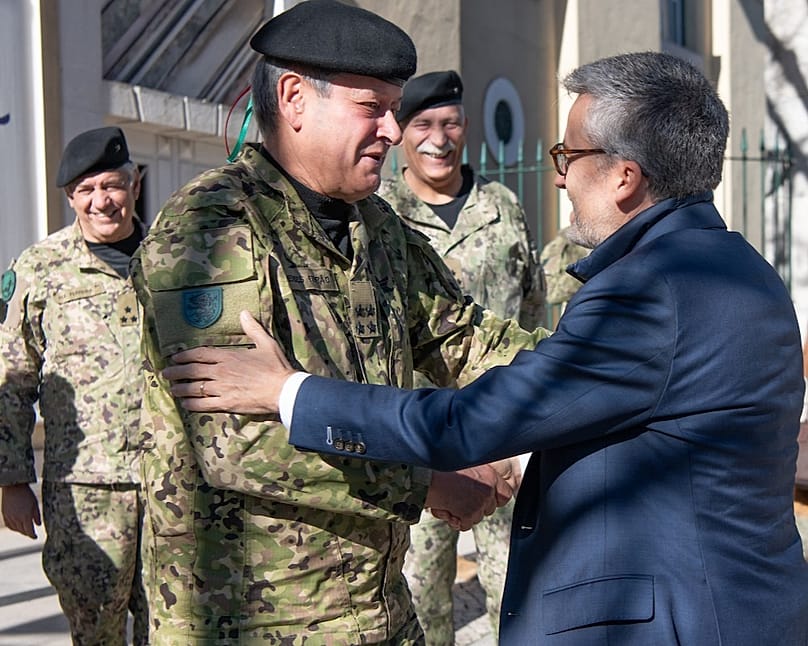 O general Mendes Ferrão e Carlos Moedas no encerramento do exercício, na Casa Pia de Lisboa
