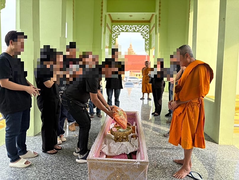 Imagen del ataúd en el cuál estaba la señora antes de ser sacada viva.