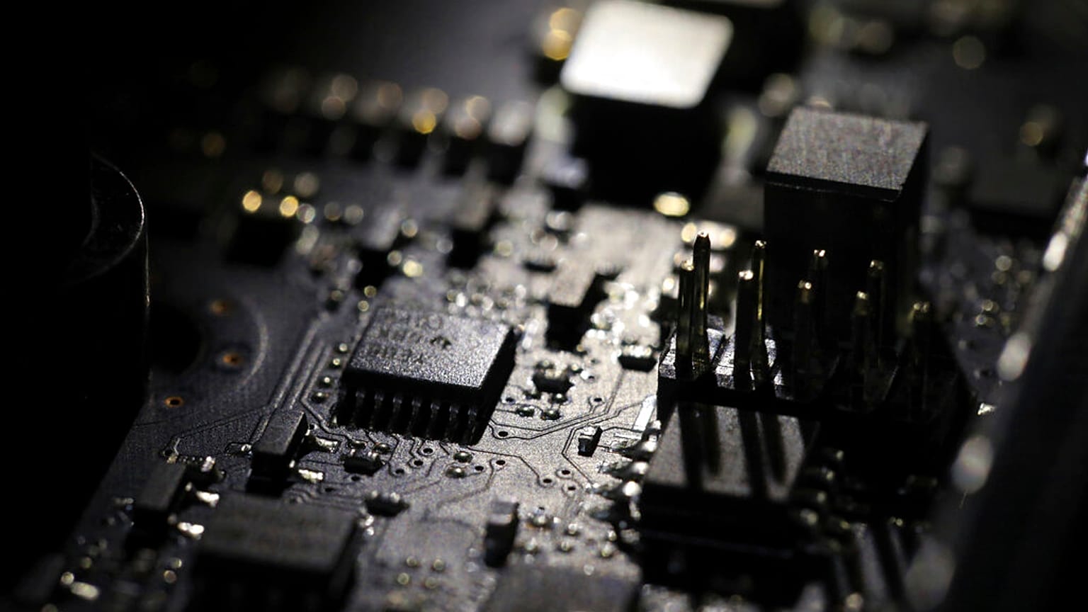 Ψηφιακός Πόλεμος Δύσης - Ανατολής 