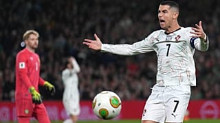 Cristiano Ronaldo, de Portugal, reage durante um jogo de futebol das eliminatórias da Copa do Mundo de 2026 do grupo F entre a Irlanda e Portugal, em Dublin.
