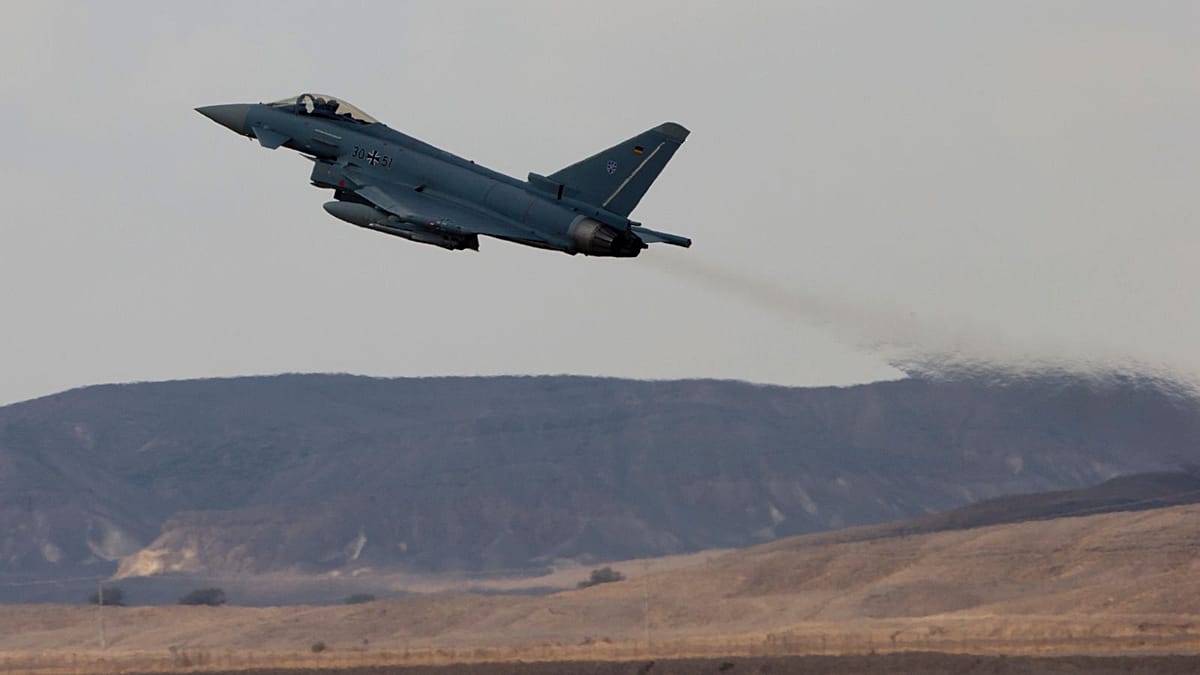 رسانه اسرائیلی از عملیات شناسایی جنگنده‌های این کشور در نزدیکی مرز ...