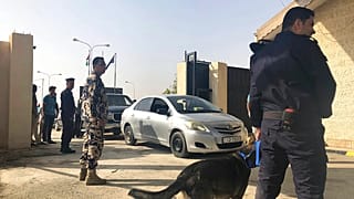 تقف قوات الأمن الأردنية على الحراسة عند معبر جابر الحدودي بين الأردن وسوريا في محافظة المفرق، الأردن، يوم الاثنين 15 أكتوبر 2018