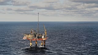 Az INEOS Energy Siri-platformja helikopterről látható az Északi-tenger felett, Dánia.