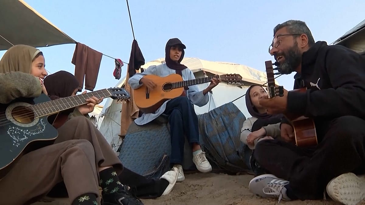 Gaza children find peace in music lessons