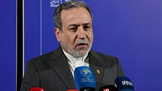 وزير الخارجية الإيراني عباس عراقجي في إحاطة صحفية في طهران، إيران، الأحد 16 نوفمب 2025