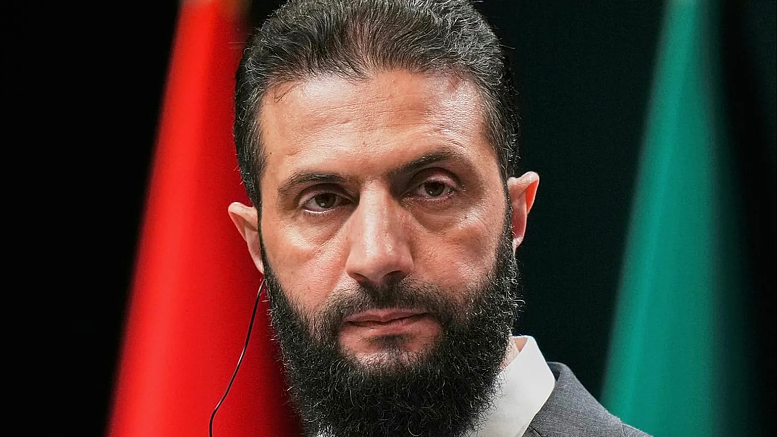  الرئيس السوري المؤقت أحمد الشرع خلال مؤتمر صحفي في أنقرة، تركيا، 4 فبراير/شباط 2025. 