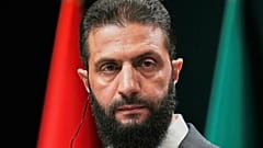  الرئيس السوري المؤقت أحمد الشرع خلال مؤتمر صحفي في أنقرة، تركيا، 4 فبراير/شباط 2025. 