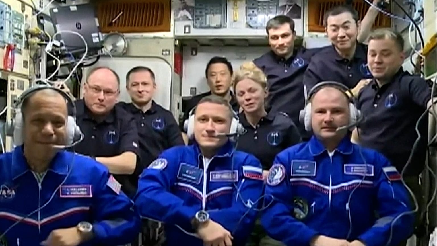 Die ISS-Besatzung hört auf die Anweisungen der Missionskontrolle.