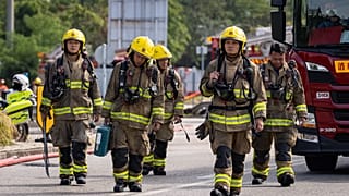 Hong Kong: Death toll climbs as firefighters contain apartment blaze