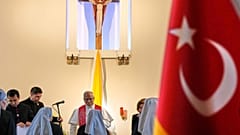 Papa, Saint Esprit Kilisesi'ndeki törende
