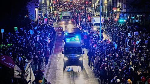 Demonstrators in front of the Afd Youth Congress