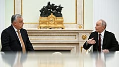 Der russische Präsident Wladimir Putin bei einem Treffen mit dem ungarischen Premierminister Viktor Orban im Kreml in Moskau, 28. November 2025