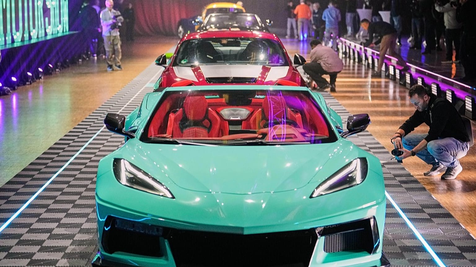 سيارة شيفروليه كورفيت C8 خلال فعالية "كار ووك" في ألمانيا، في 28 أكتوبر 2025.