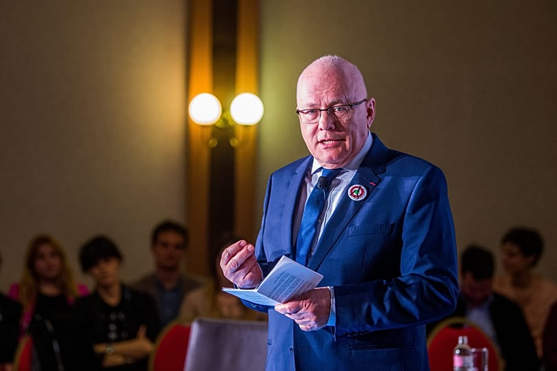 Balázs Péter volt külügyminiszter felszólal