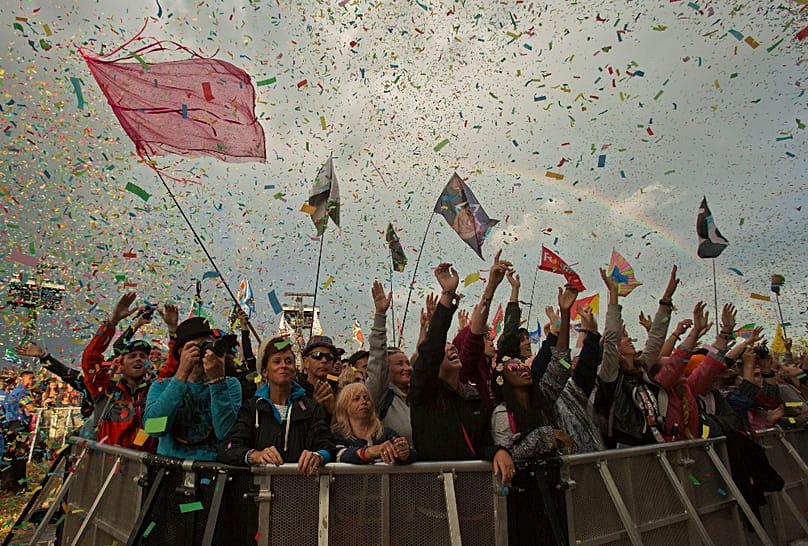 Szivárvány ívelte át Tame Impala koncertjét Glastonburyben, 2016. június 25-én