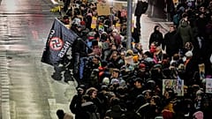 Almanya'nın Giessen kentinde AfD gençlik örgütünün yeniden kurulmasına karşı protesto gösterisi düzenlendi, 29 Kasım 2025.