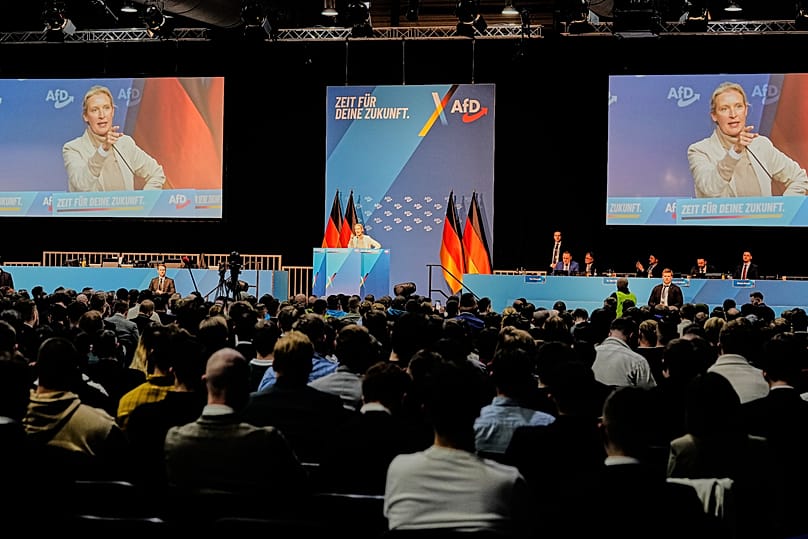 Liderka partii AfD Alice Wridel przemawia podczas ponownego założenia młodzieżowej organizacji AfD w Giessen w Niemczech w sobotę 29 listopada 2025 r. 