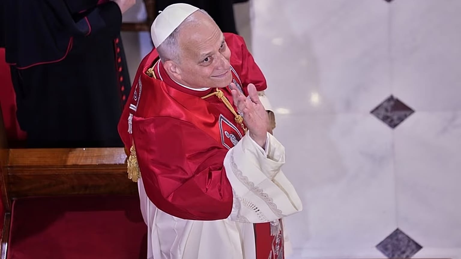 Papa, İstanbul'daki Saint Esprit Kilisesi'nde.