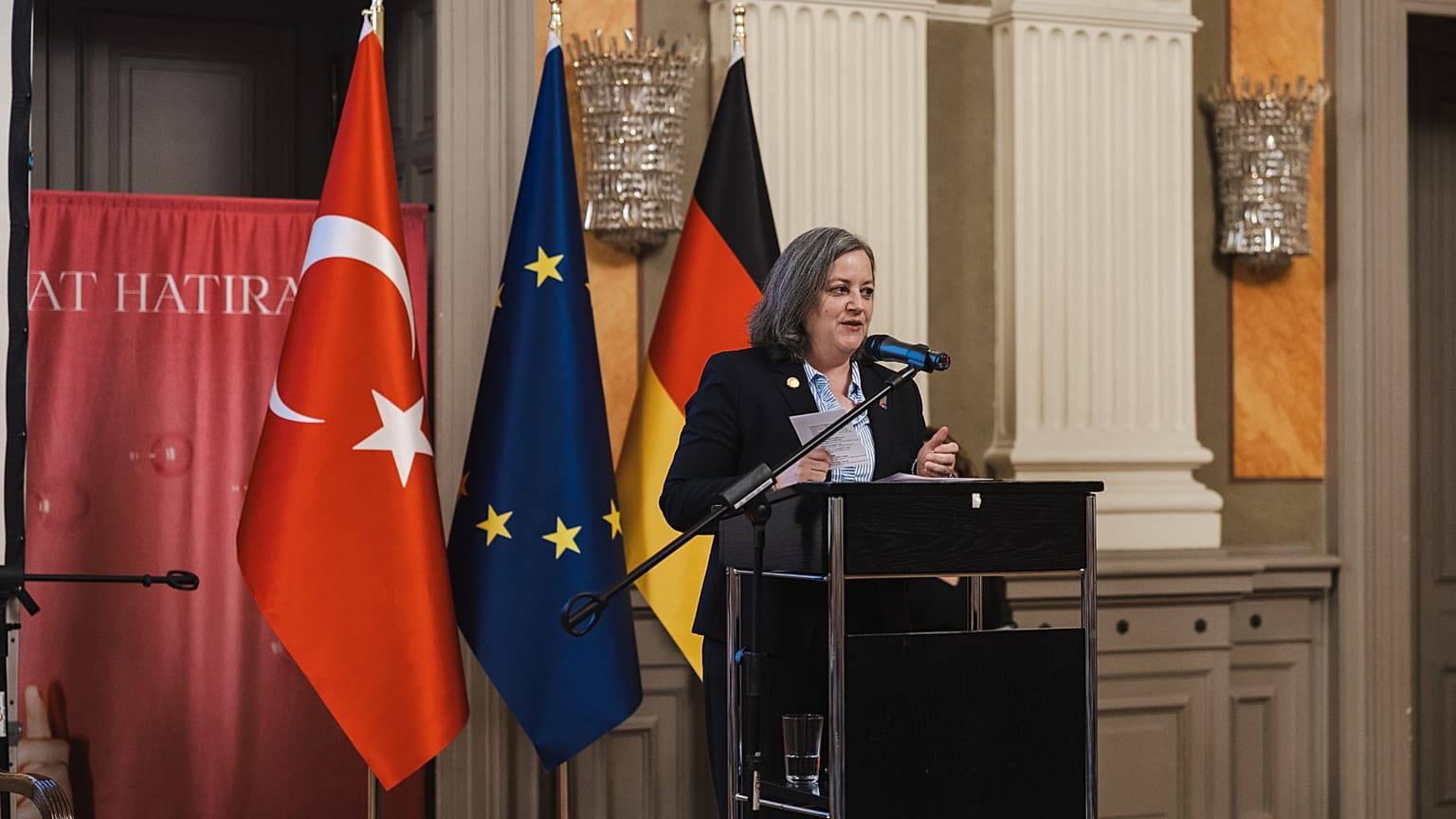 Alman Başkonsolos Regina Grienberger.