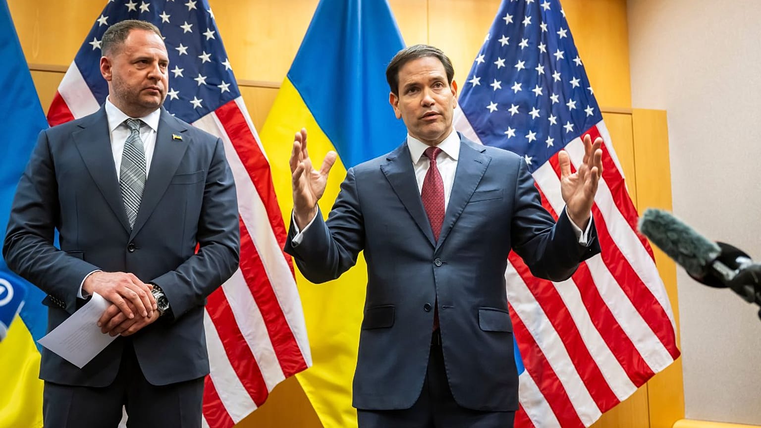 مذاکرات صلح روسیه و اوکراین 