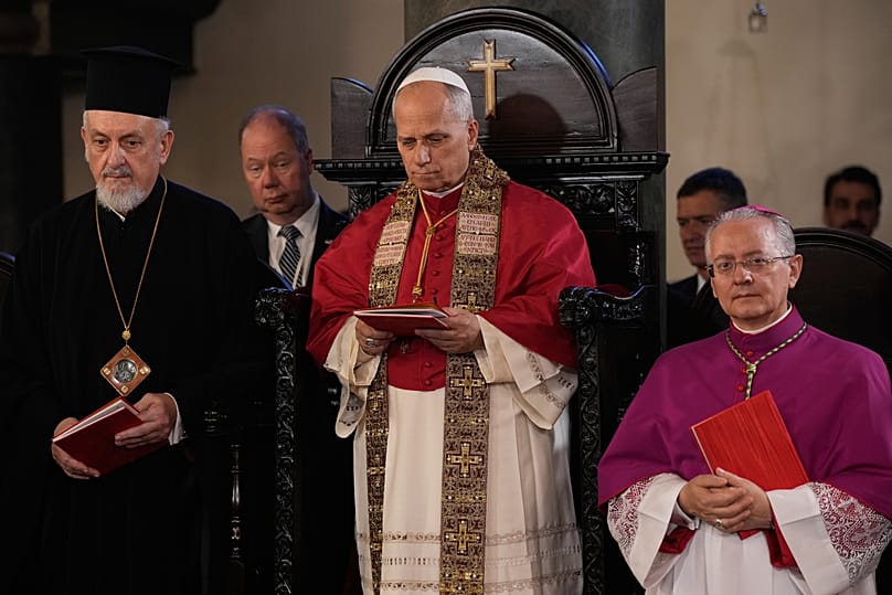 Ο Πάπας Λέων ΙΔ' στην Θεία Λειτουργία στο Φανάρι