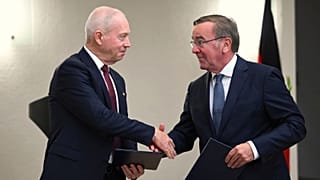 German Federal Minister of Defense Boris Pistorius, right, and his Israeli counterpart Joav Galant