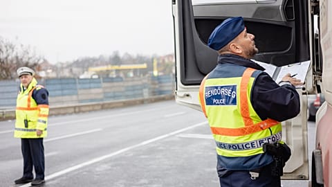 Fotónk illusztráció: közúti ellenőrzés az M3 autópályán