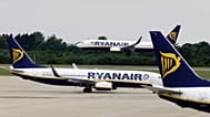 En esta foto de archivo del martes 21 de julio de 2009, se ven aviones de Ryanair en el aeropuerto de Stansted, en Inglaterra.