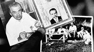 یک مأمور پلیس فدرال در تاریخ ۷ ژوئن ۱۹۸۵ دو عکس و یک کارت شناسایی را در دست دارد که در خانه‌ای پیدا شده بود که تصور می‌شد یوزف منگله، جنایتکار جنگی نازی، در آن زندگی می‌کرد.