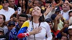 La dirigeante de l'opposition vénézuélienne Maria Corina Machado s'adresse à ses partisans lors d'une manifestation contre le président Nicolas Maduro à Caracas, le 9 janvier 2025.