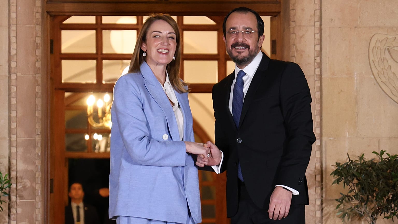 Ρομπέρτα Μέτσολα - Νίκος Χριστοδουλίδης