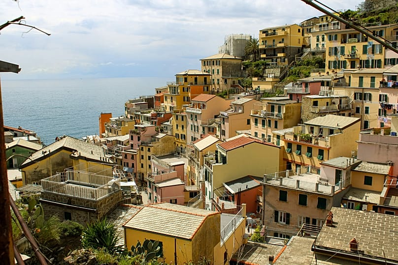 كان من المعتاد أن يهاجر عدد كبير من سكان المجتمع الواحد إلى المكان نفسه.