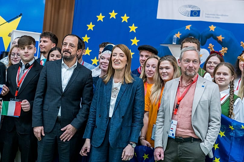 Νίκος Χριστοδουλίδης και Ρομπέρτα Μέτσολα