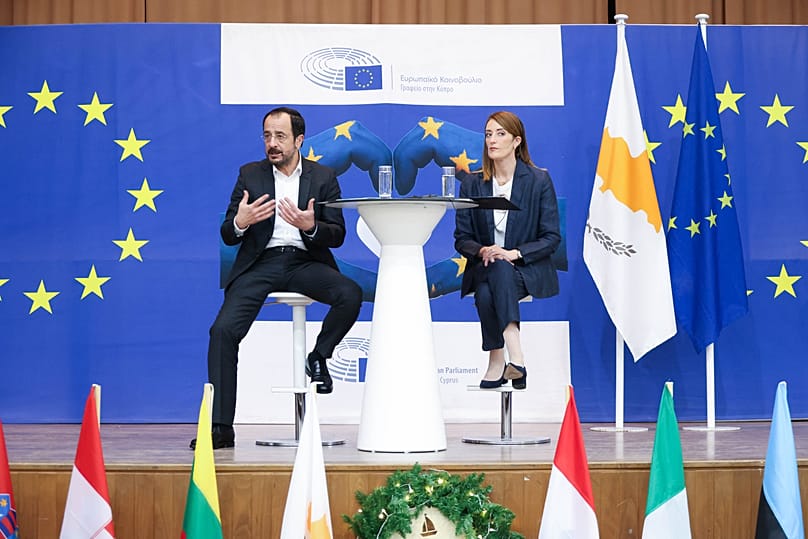 Νίκος Χριστοδουλίδης και Ρομπέρτα Μέτσολα στη Λάρνακα